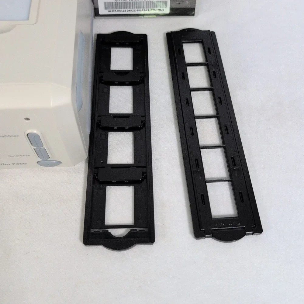 PLUSTEK OPTICFILM 7300 SLIDE FILM SCANNER Sliverfast 6.5 & ATTACHMENTS